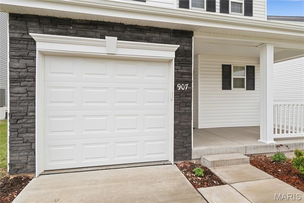 907 Black Bear Dr - Photo 3 of 28