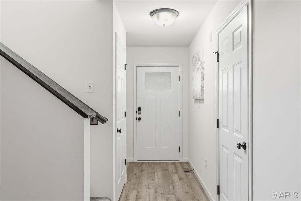 907 Black Bear Dr - Photo 5 of 28