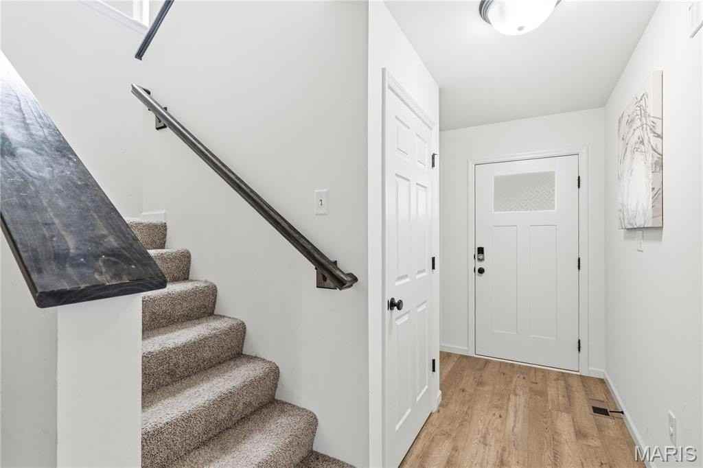 907 Black Bear Dr - Photo 6 of 28