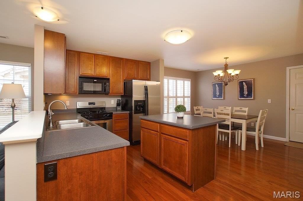 307 Shady Rock Ln - Photo 7 of 26