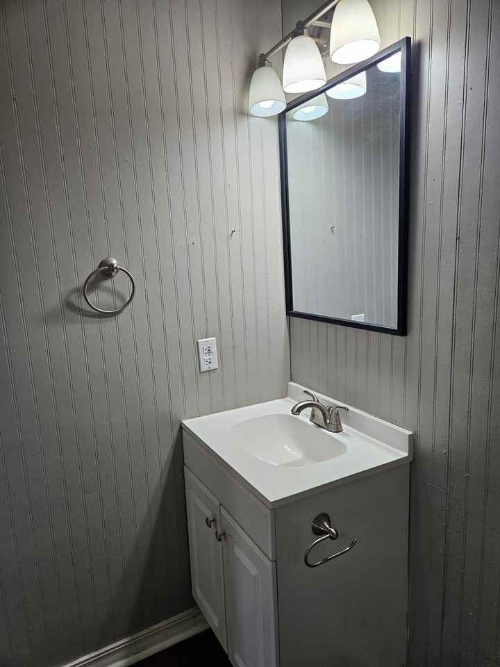 16 Linder Rd #2 - Photo 4 of 8