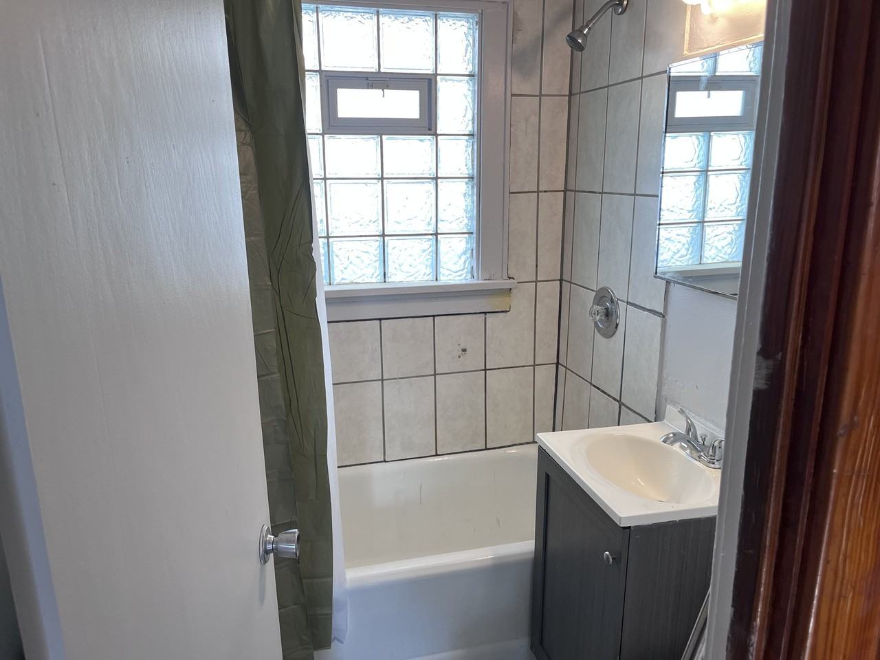 2523 S 12th St - Photo 6 of 8