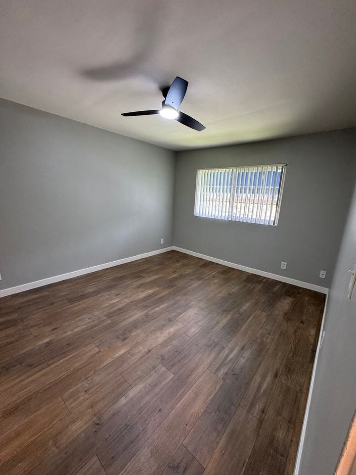 8821 Owensmouth Ave #1 - Photo 4 of 4