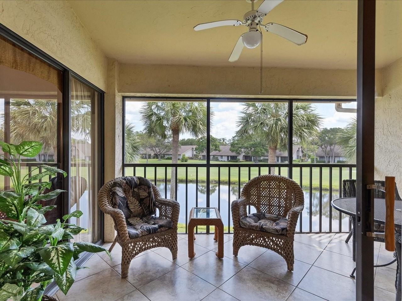 4440 Weybridge #4440 - Photo 4 of 28