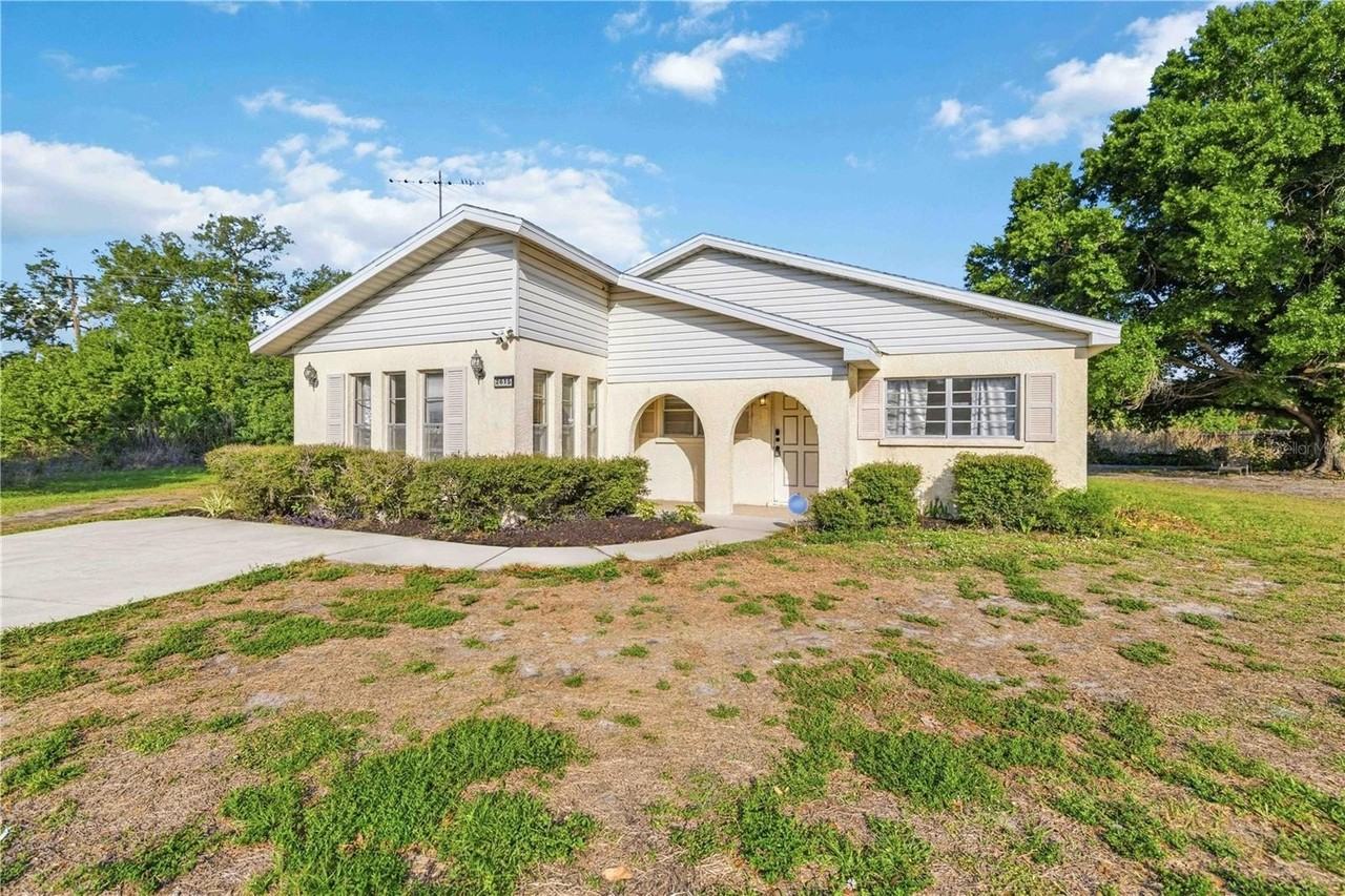 2615 9th Avenue Dr E - Photo 2 of 24