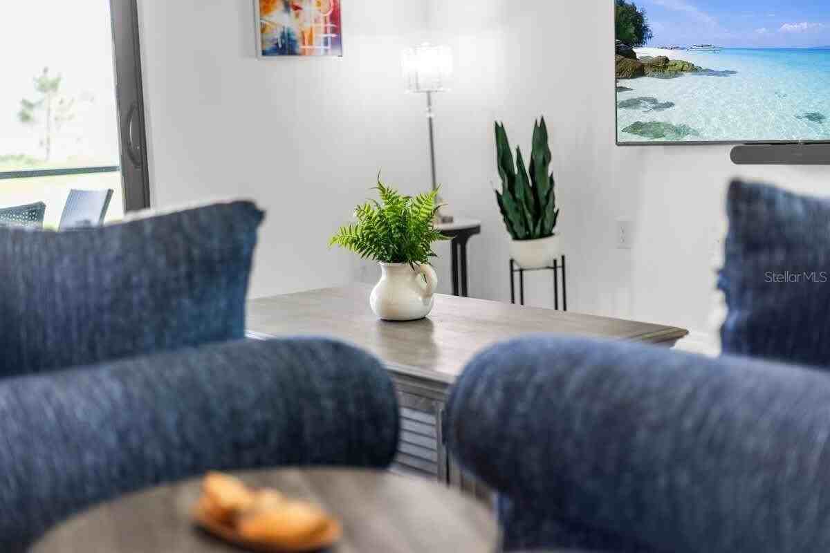 1638 Saddlewood Cir - Photo 4 of 47