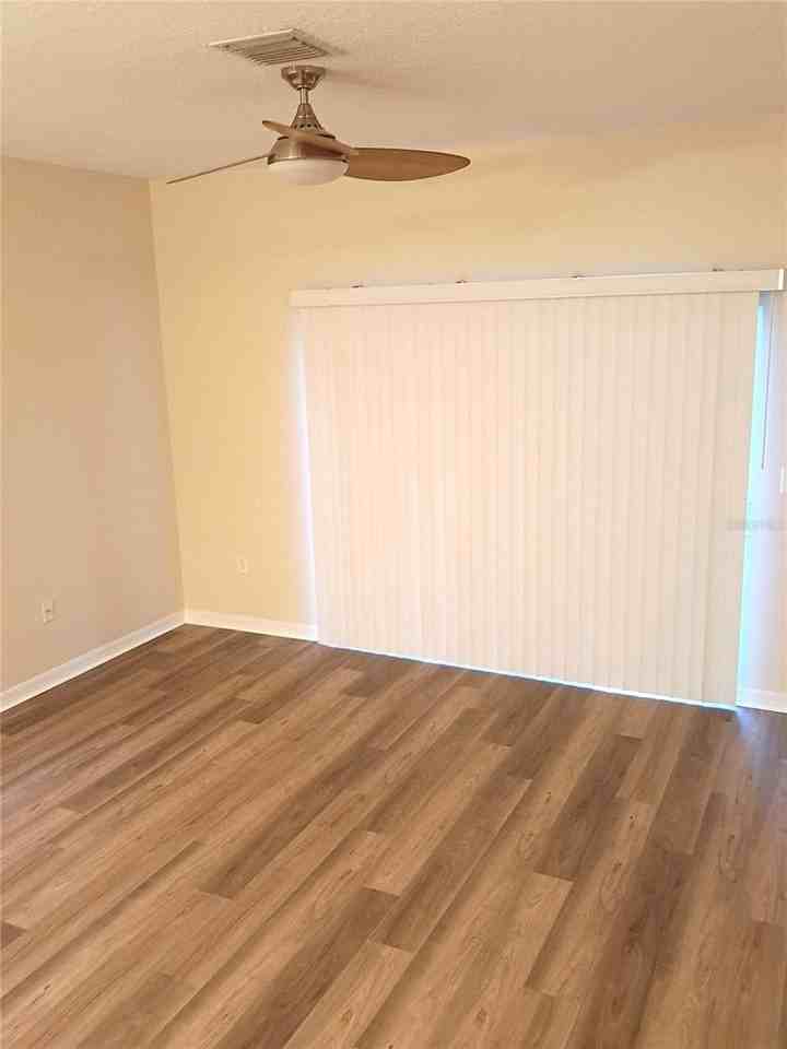 4239 Winding Vine Dr - Photo 3 of 5