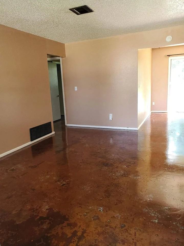 1024 Nw 20th St - Photo 3 of 21