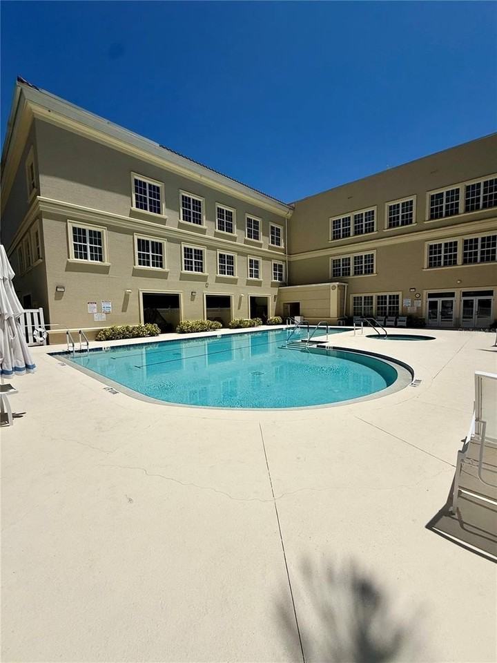 3730 Cadbury Cir #528 - Photo 6 of 31