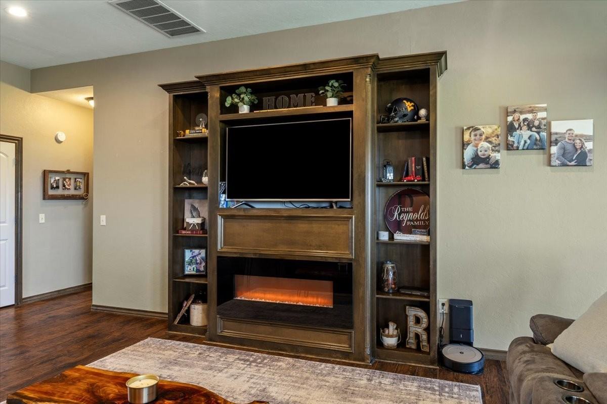 8398 Sw Sun Valley Dr #1 - Photo 7 of 36