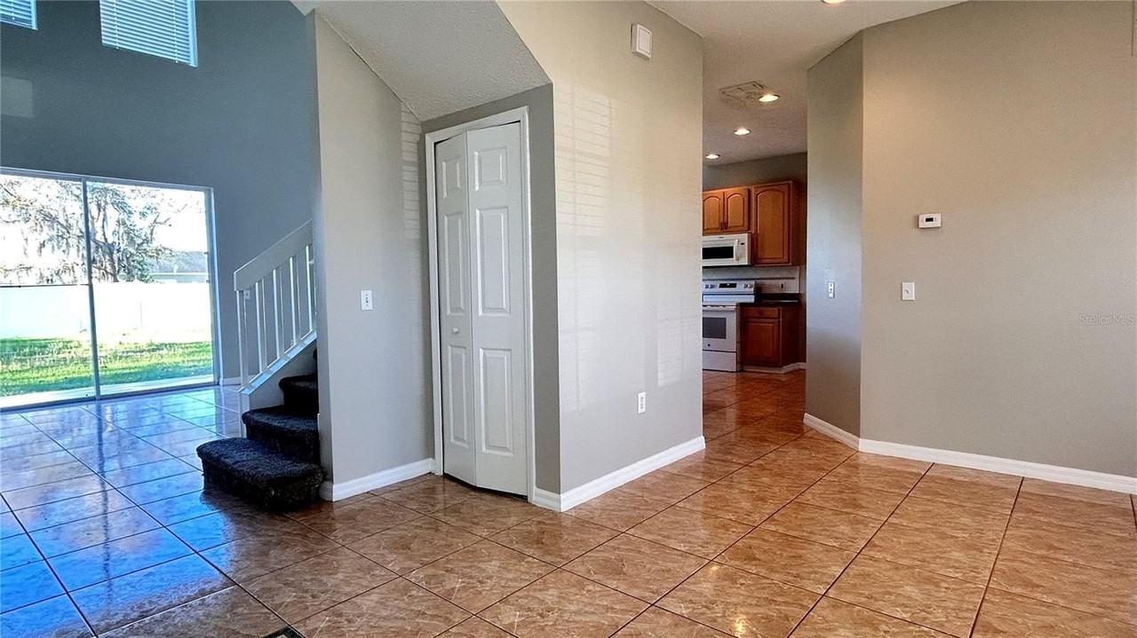 420 Marlberry Leaf Ct - Photo 4 of 27