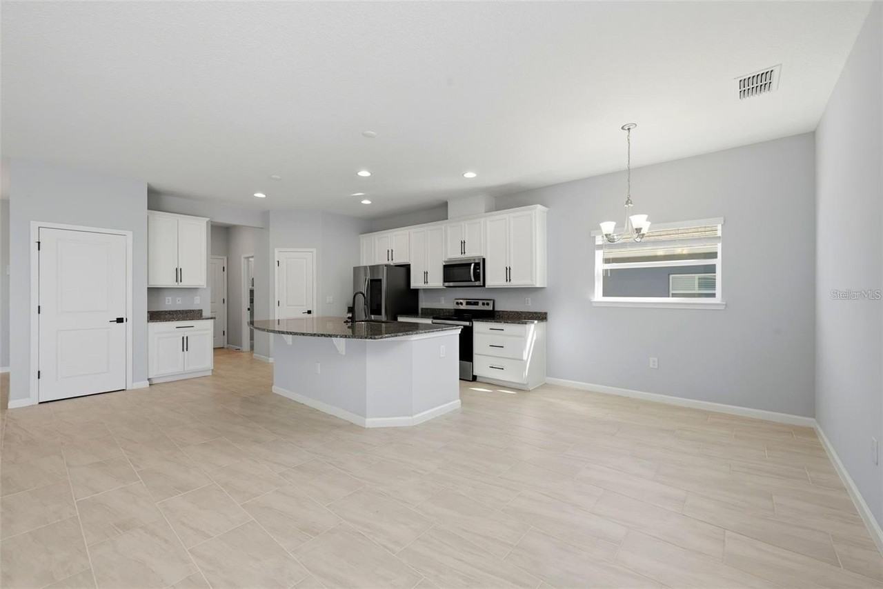 575 Avila Pl - Photo 7 of 27