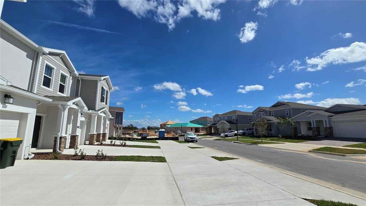 2664 Armstrong Ave - Photo 3 of 50