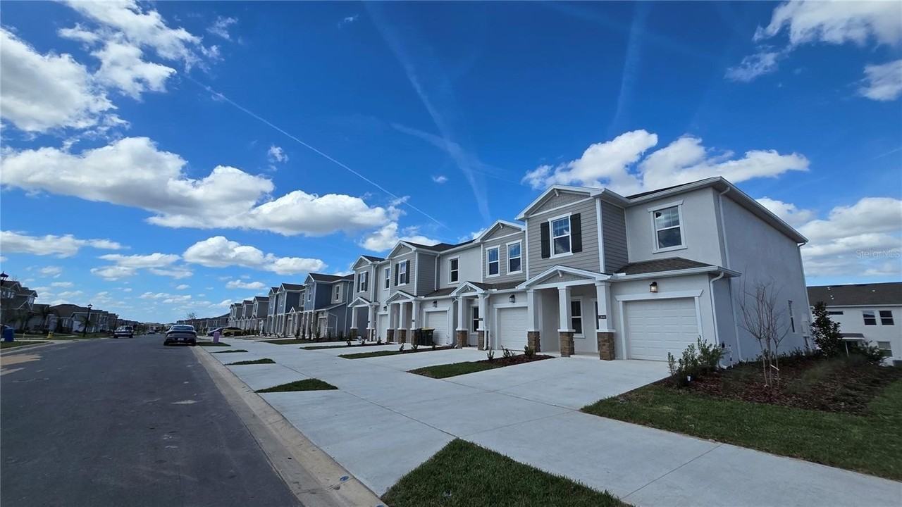 2664 Armstrong Ave - Photo 5 of 50