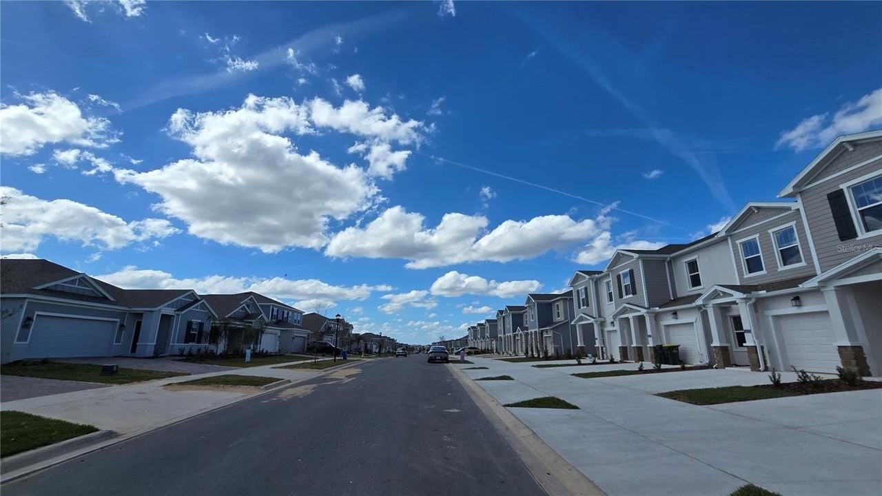 2664 Armstrong Ave - Photo 6 of 50