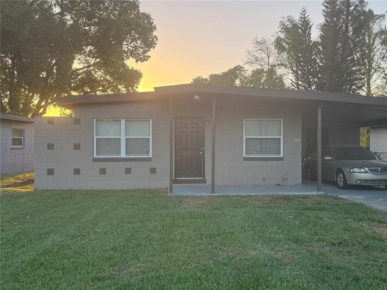 1216 Lawne Blvd - Photo 3 of 13