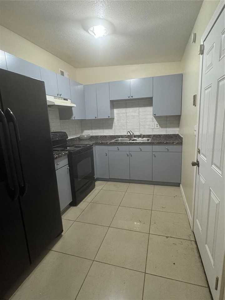 1216 Lawne Blvd - Photo 5 of 13