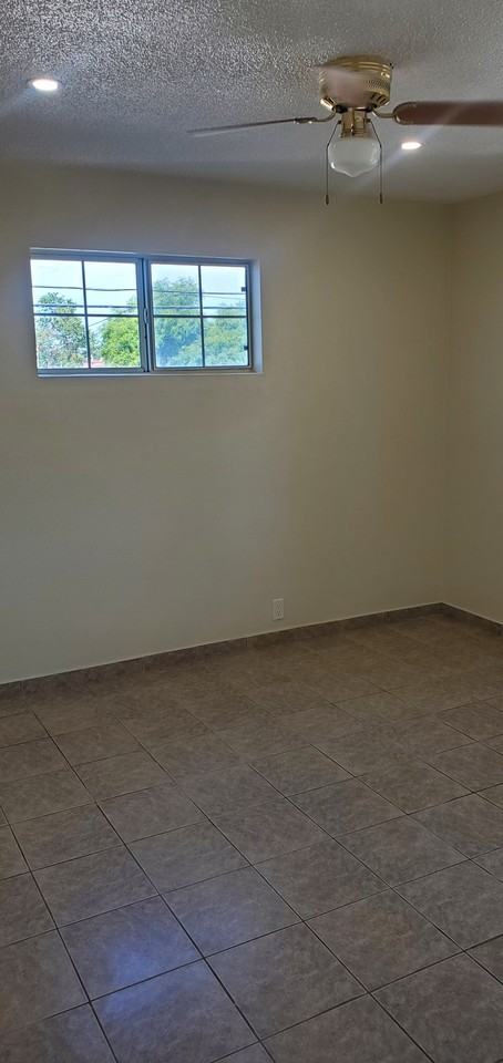 11749 4th Ave #4 - Photo 4 of 8