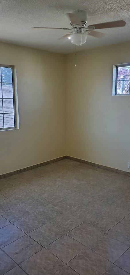 11749 4th Ave #4 - Photo 5 of 8