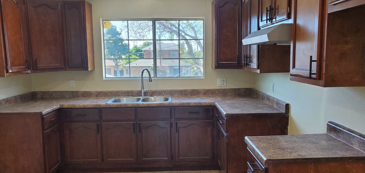 11749 4th Ave #4 - Photo 7 of 8