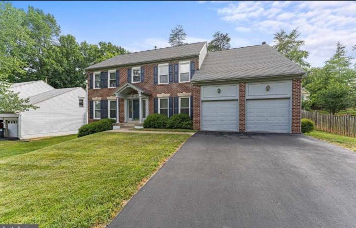 5 Sarasota Dr - Photo 2 of 23