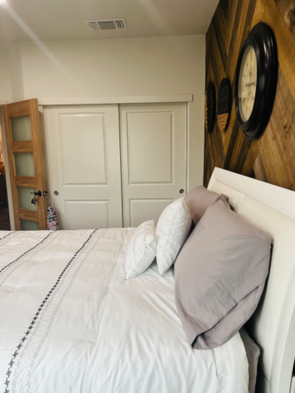 2118 Iberian Ct - Photo 3 of 7