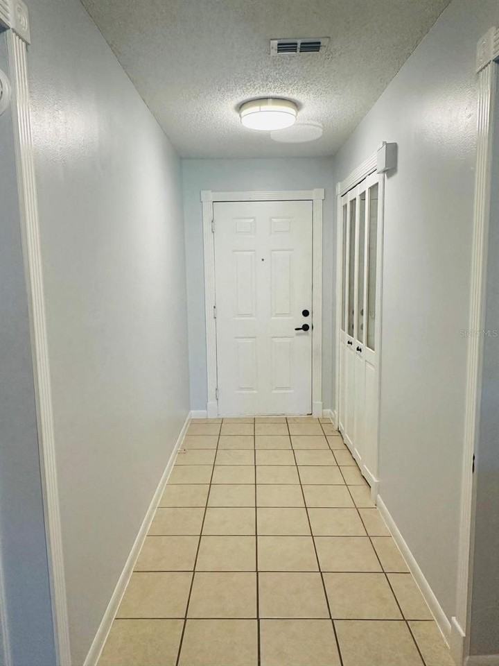 2947 Sw 32nd Ave - Photo 2 of 15