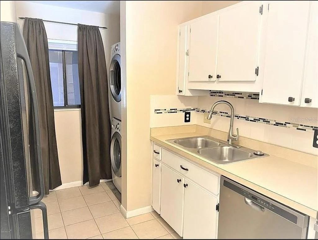 2947 Sw 32nd Ave - Photo 4 of 15