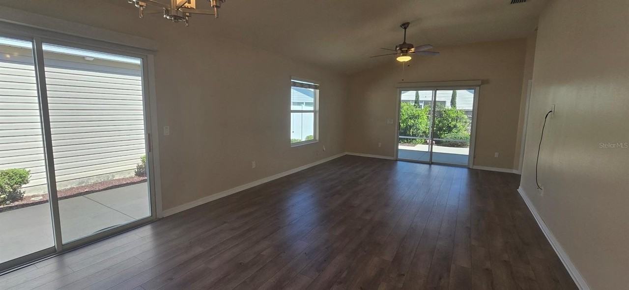 2577 Lindewood St - Photo 7 of 15