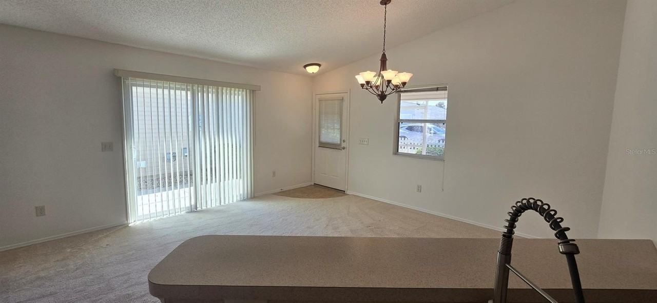 1009 Ridgeville Rd - Photo 4 of 17