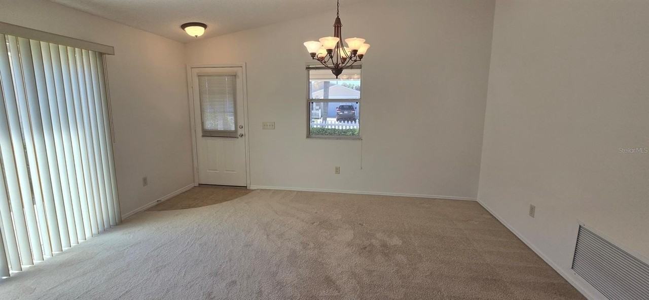 1009 Ridgeville Rd - Photo 5 of 17