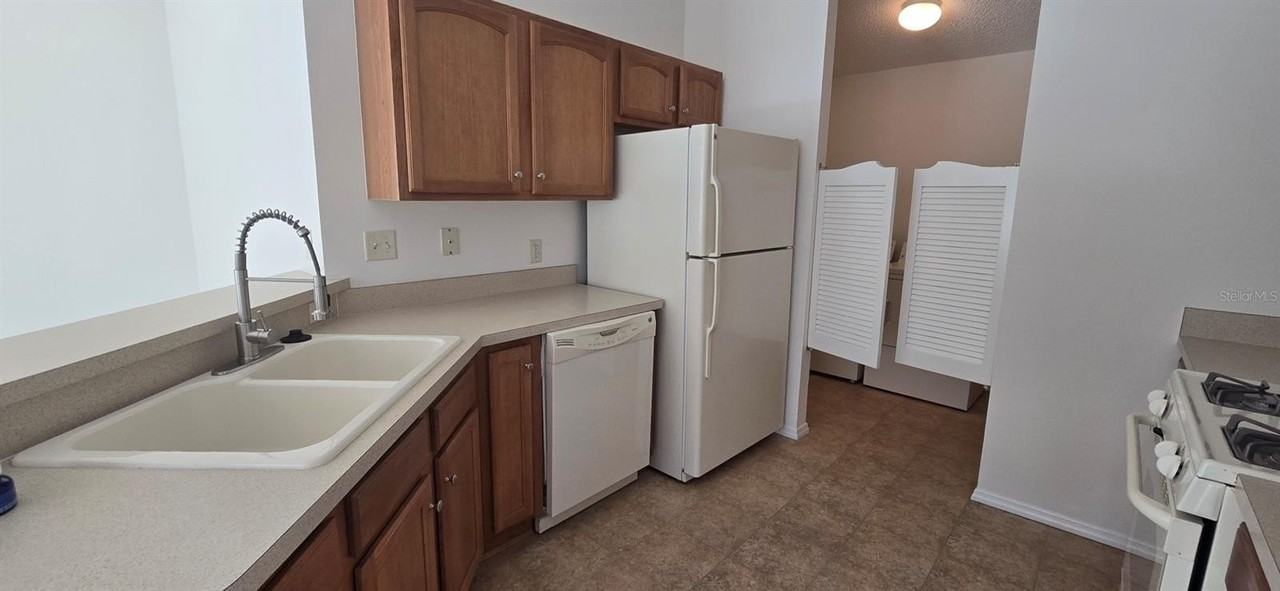 1009 Ridgeville Rd - Photo 7 of 17