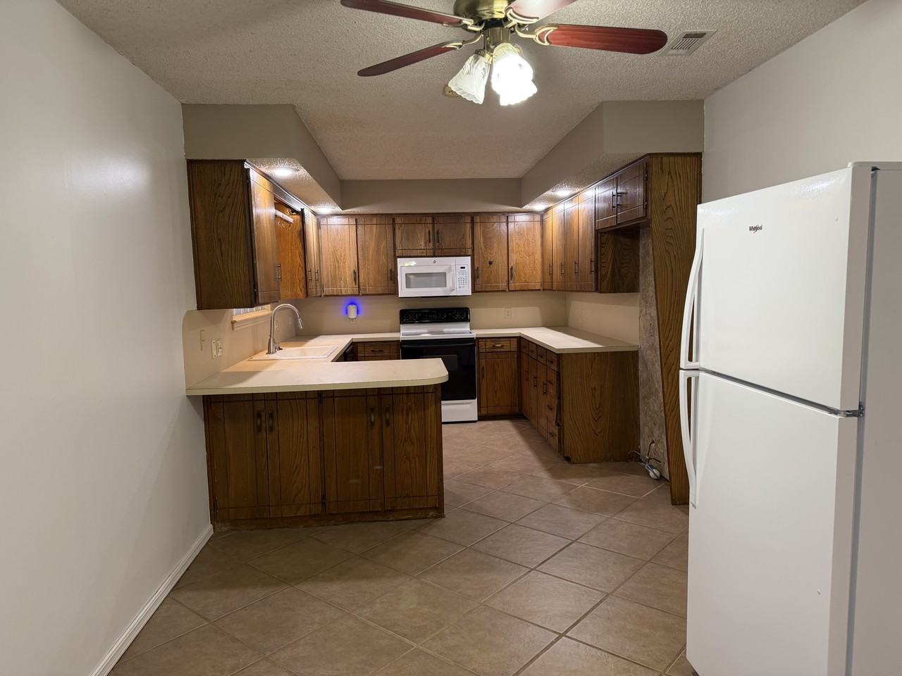 202 N Cimarron Dr #1 - Photo 5 of 28