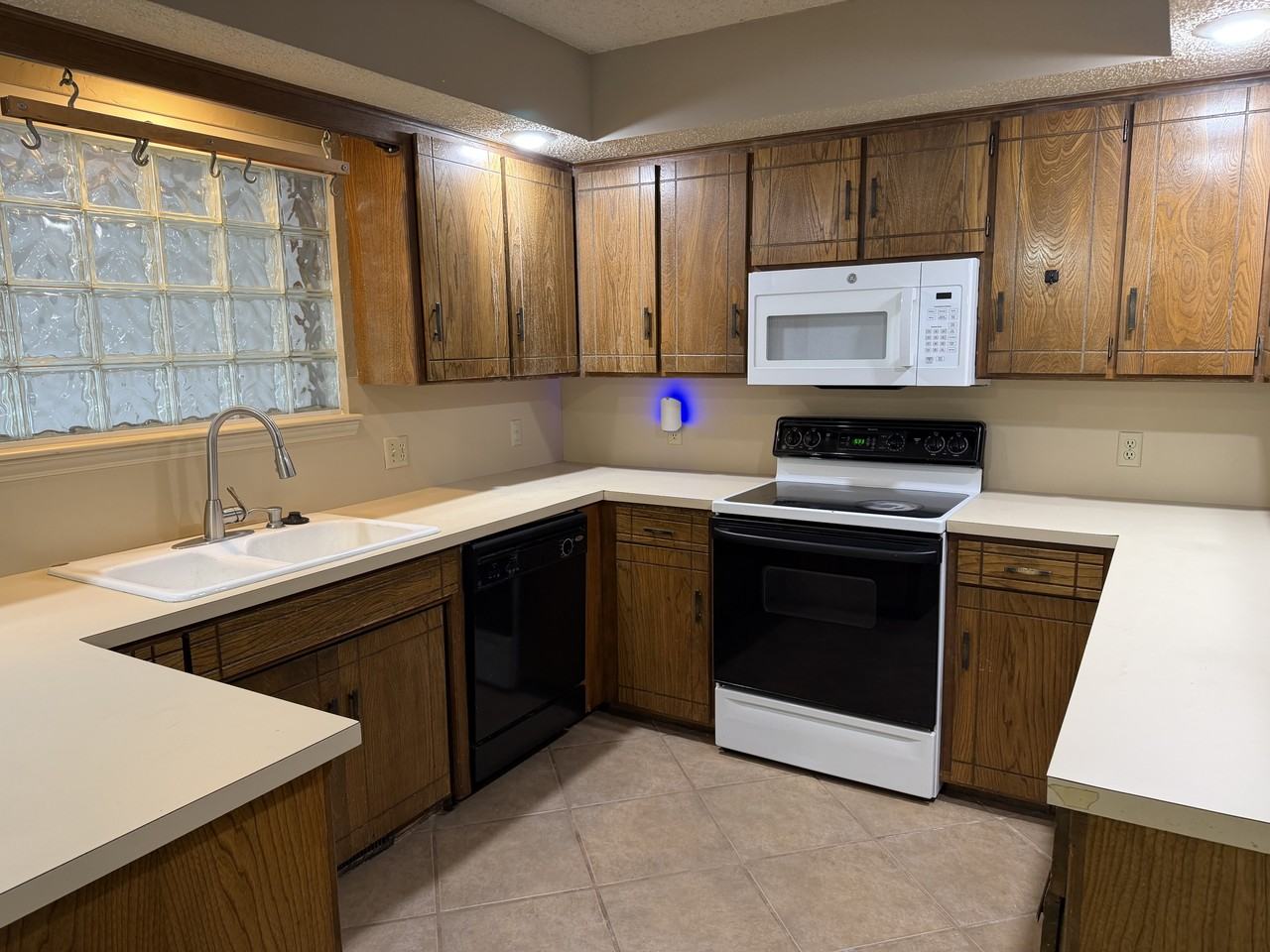 202 N Cimarron Dr #1 - Photo 6 of 28