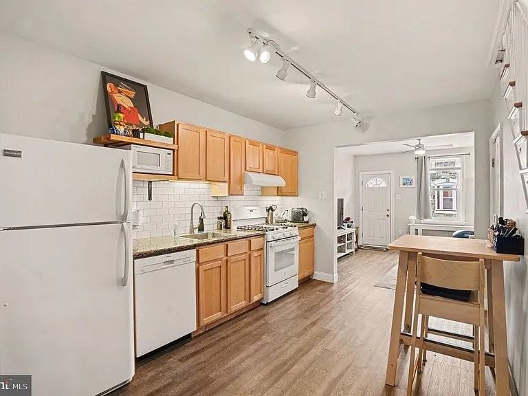 115 Hermit St - Photo 5 of 15