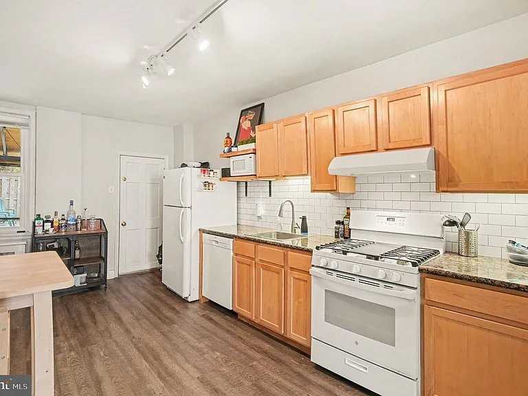 115 Hermit St - Photo 6 of 15