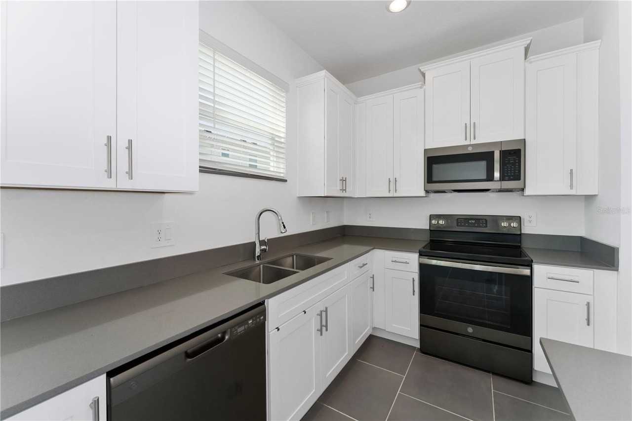 7588 Stone Creek Trl - Photo 3 of 21