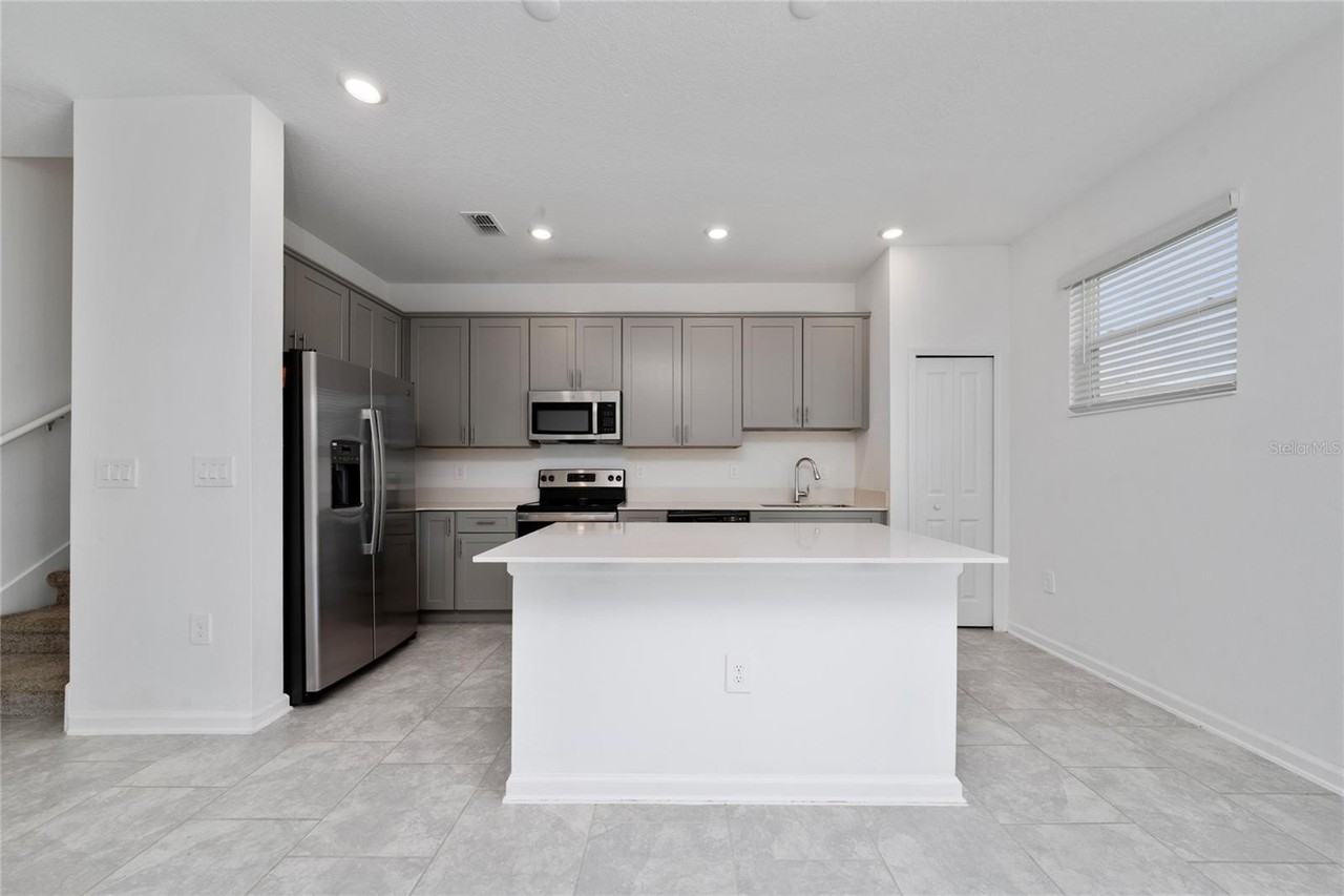 7720 Stone Creek Trl - Photo 4 of 23