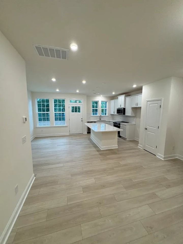 4139 Walking Ridge Rd - Photo 3 of 11