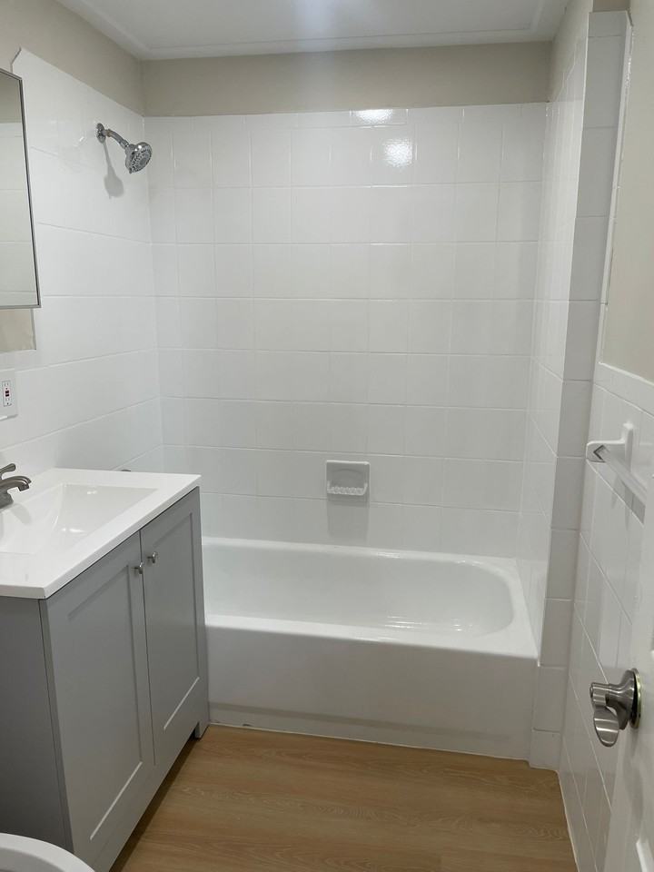 167 N Grove St #1H - Photo 3 of 6