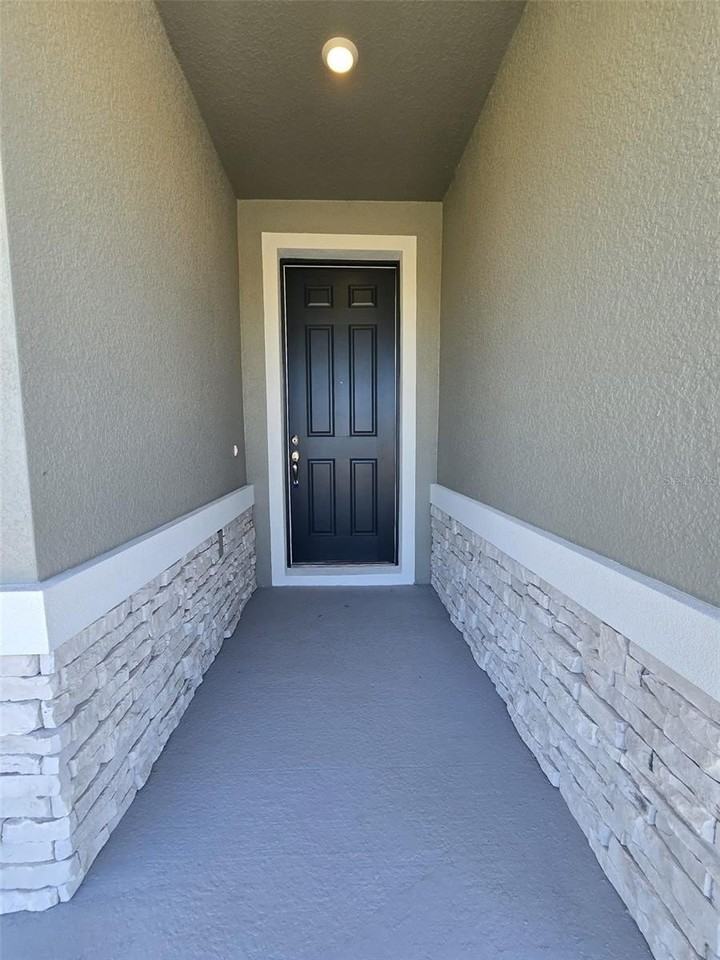 1434 Maddie Berry Ln - Photo 3 of 32