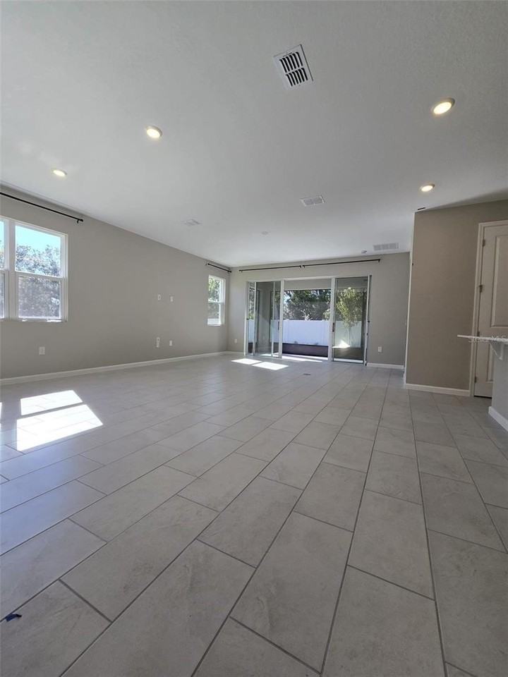 1434 Maddie Berry Ln - Photo 7 of 32