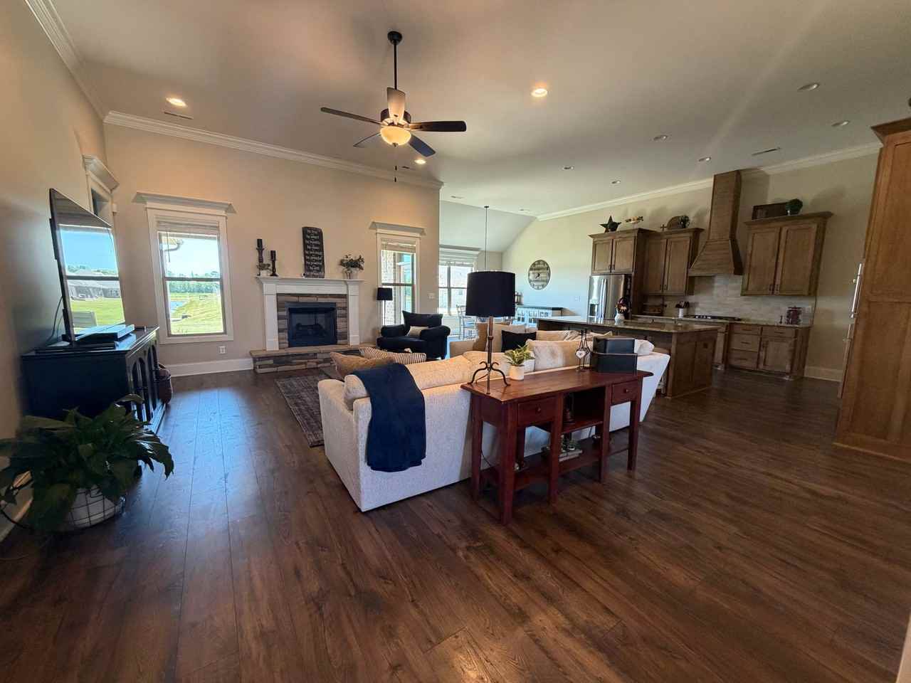 26316 Woodfield Dr - Photo 3 of 20