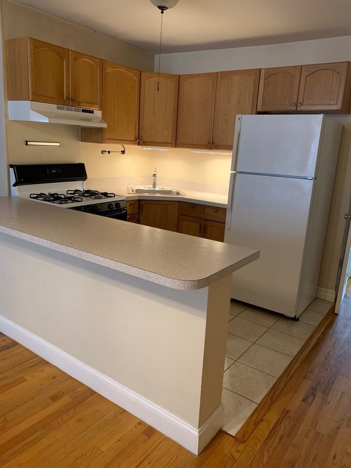 288 Monmouth St #1 - Photo 4 of 13