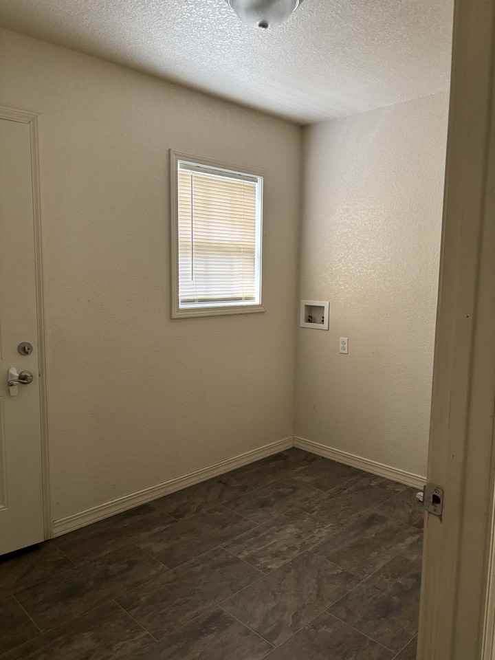 3102 Wild Red Rd - Photo 2 of 10