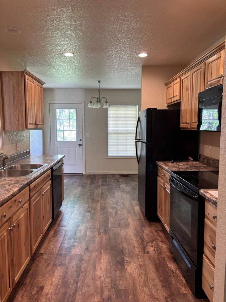 3102 Wild Red Rd - Photo 4 of 10