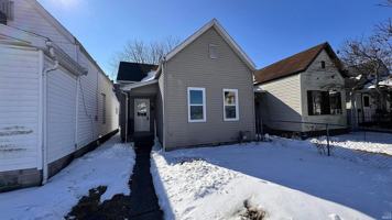 featured image of 217 E Oregon St