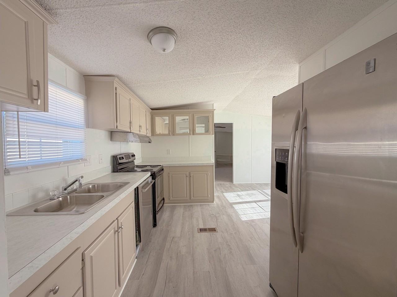 2111 Harristown Rd - Photo 5 of 13