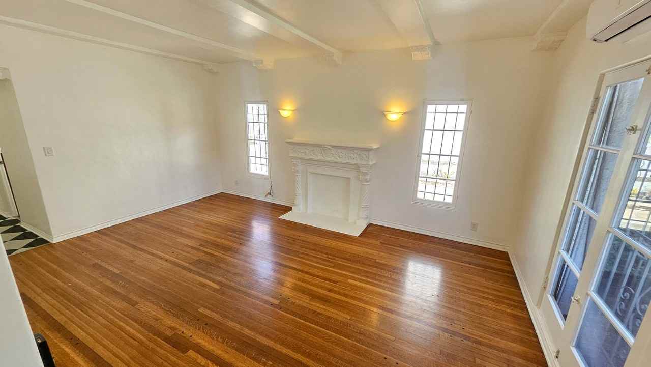 355 S Cochran Ave #102 - Photo 2 of 18