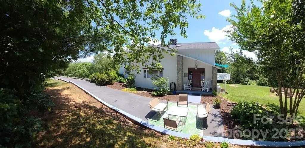 3 W Rolling Meadows Ln - Photo 2 of 13